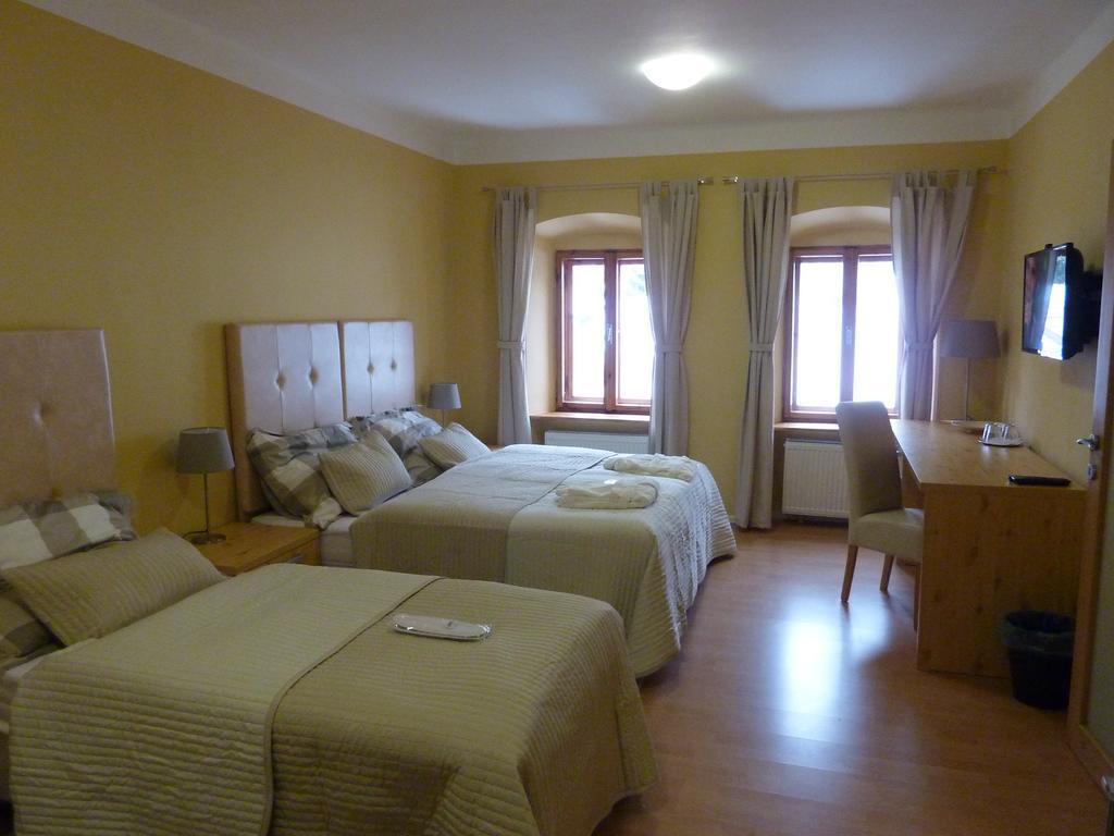 Apartments And Suites Kremnica Oda fotoğraf