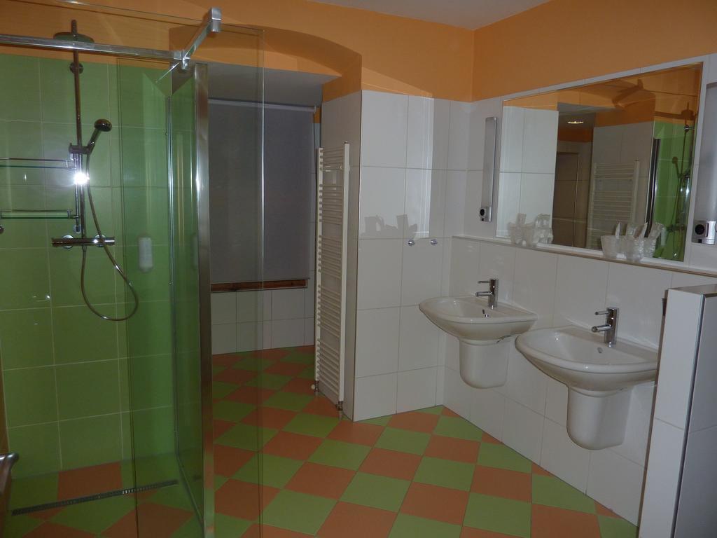 Apartments And Suites Kremnica Oda fotoğraf