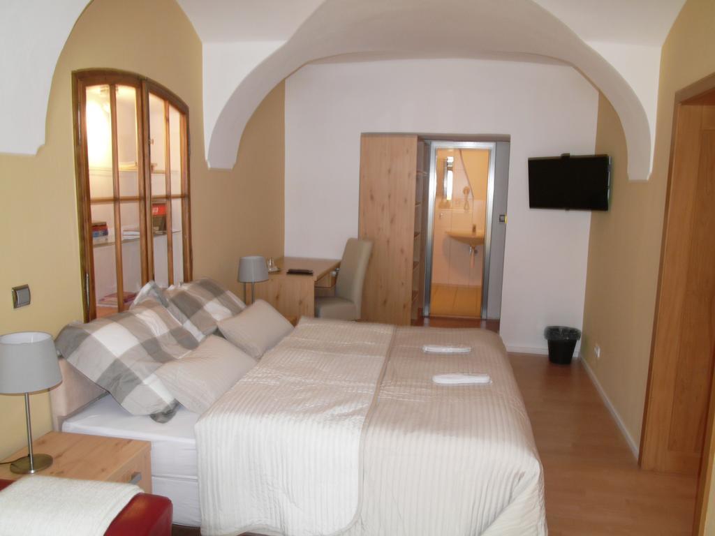 Apartments And Suites Kremnica Oda fotoğraf