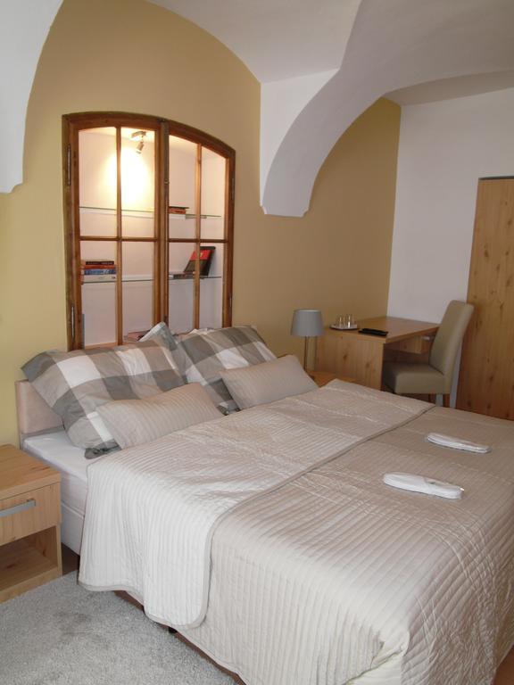 Apartments And Suites Kremnica Oda fotoğraf