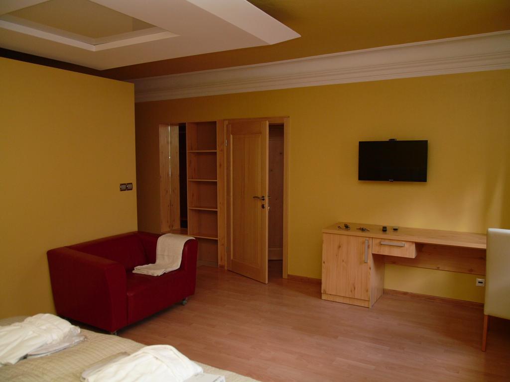 Apartments And Suites Kremnica Oda fotoğraf